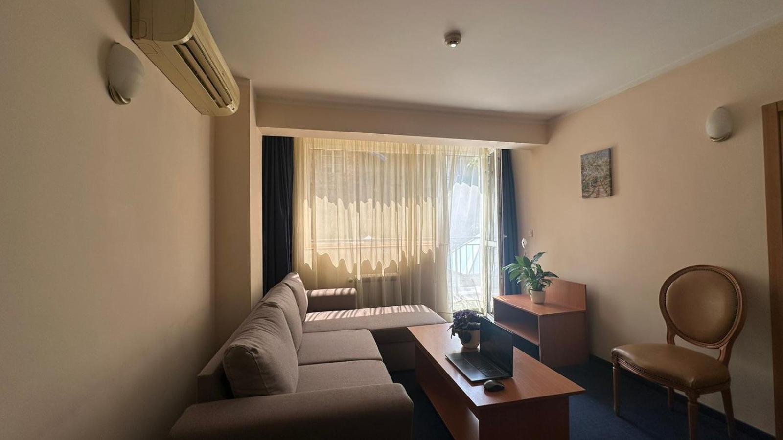 Central Plaza Hotel Sofia Exteriör bild